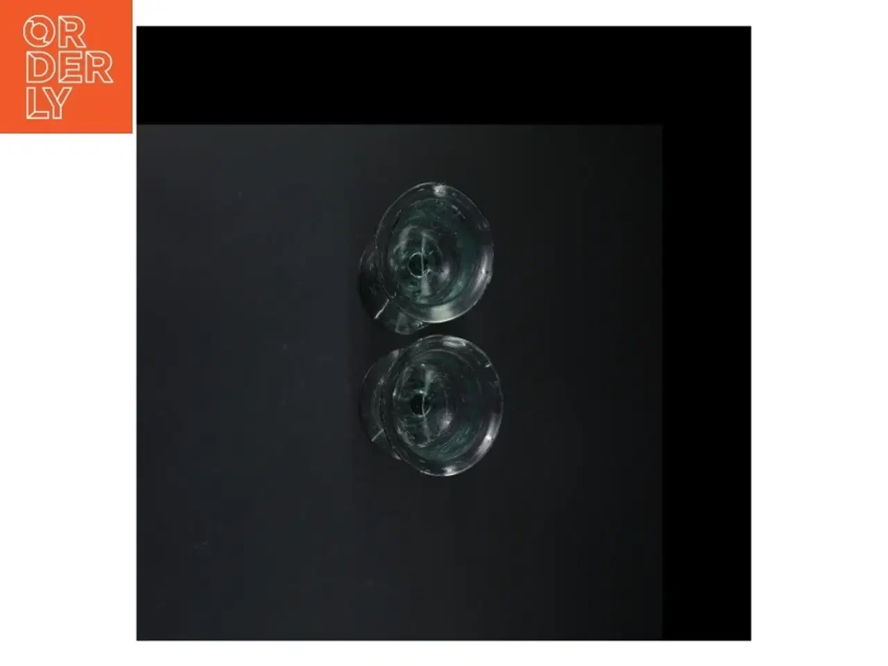 Billede 3 - 2 Grønne glas med indgravering (str. 16,5 cm)