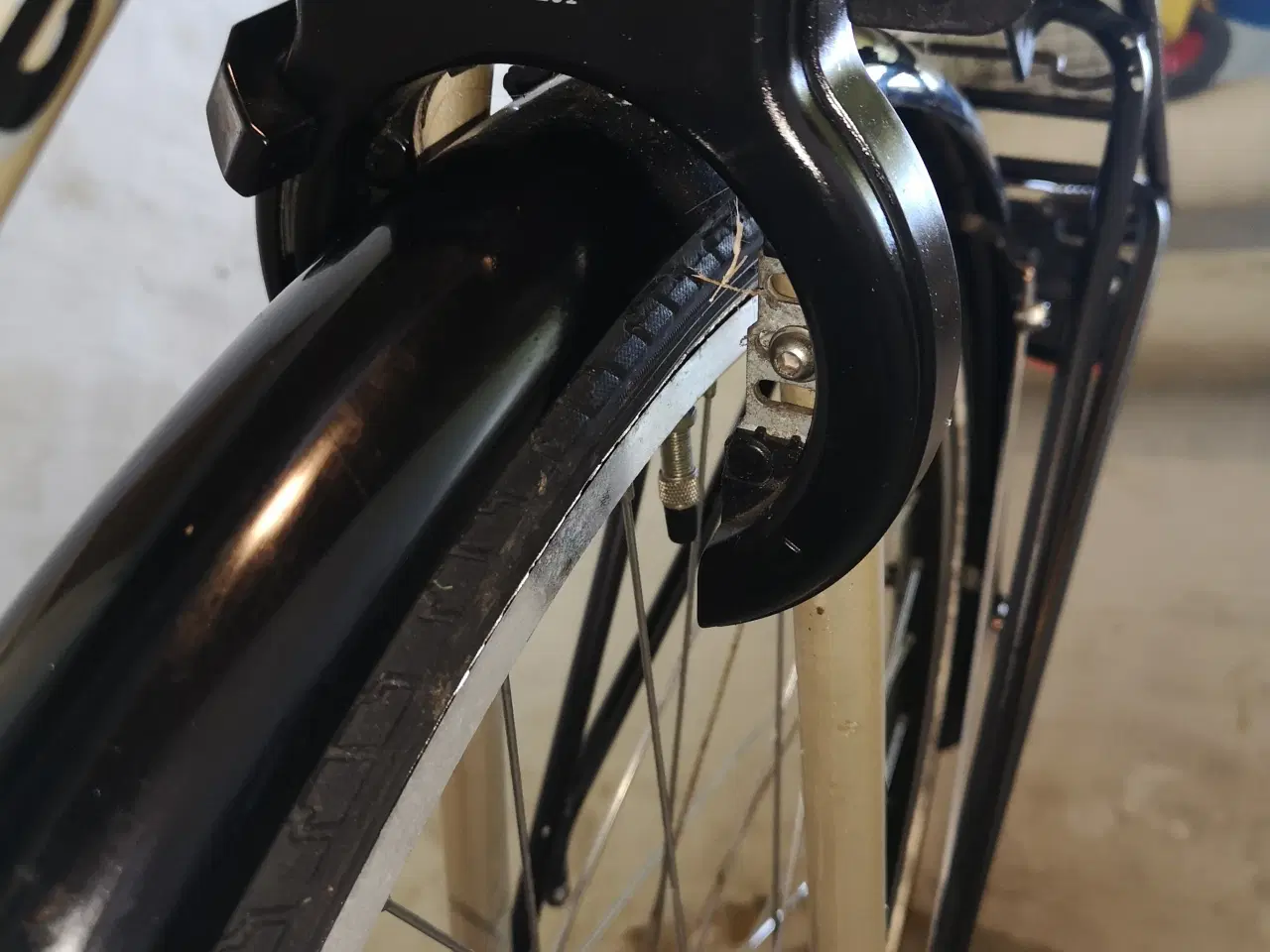 Billede 3 - Mustang concept 28" 55cm  dæk som ny , for- og bag