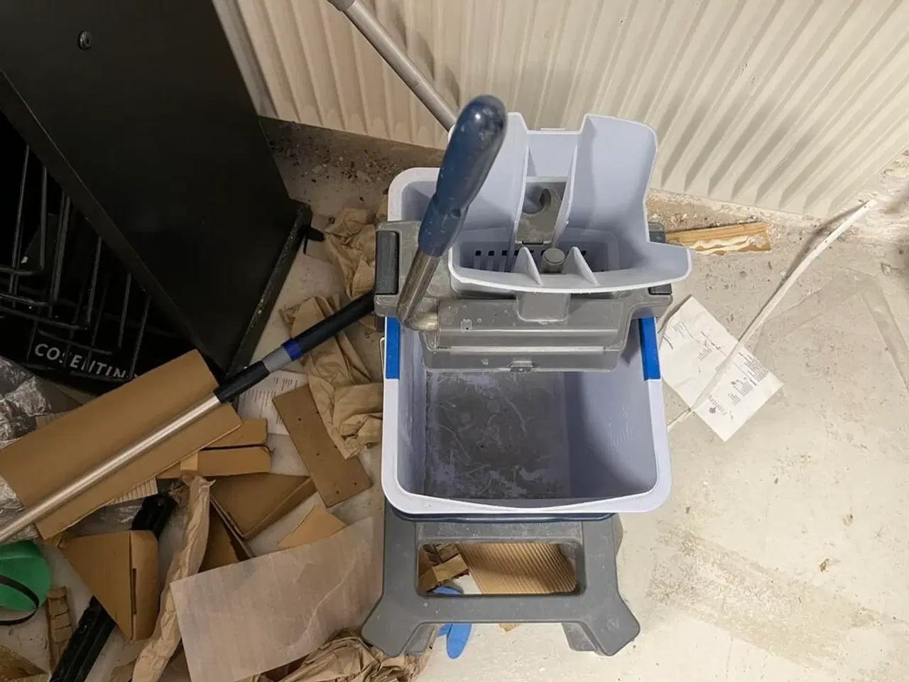 Billede 6 - Blandet Lot Maling, Rengøringsartikler