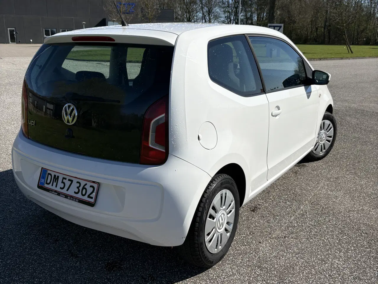Billede 3 - VW UP - lavt kilometertal 
