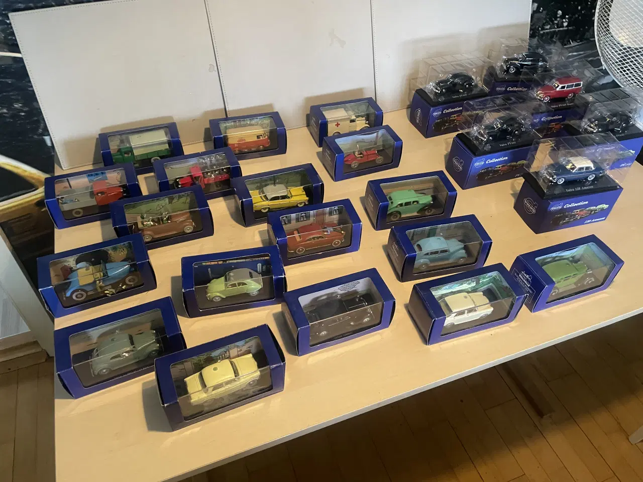 Billede 2 - Tin,Tin og VOLVO model biler