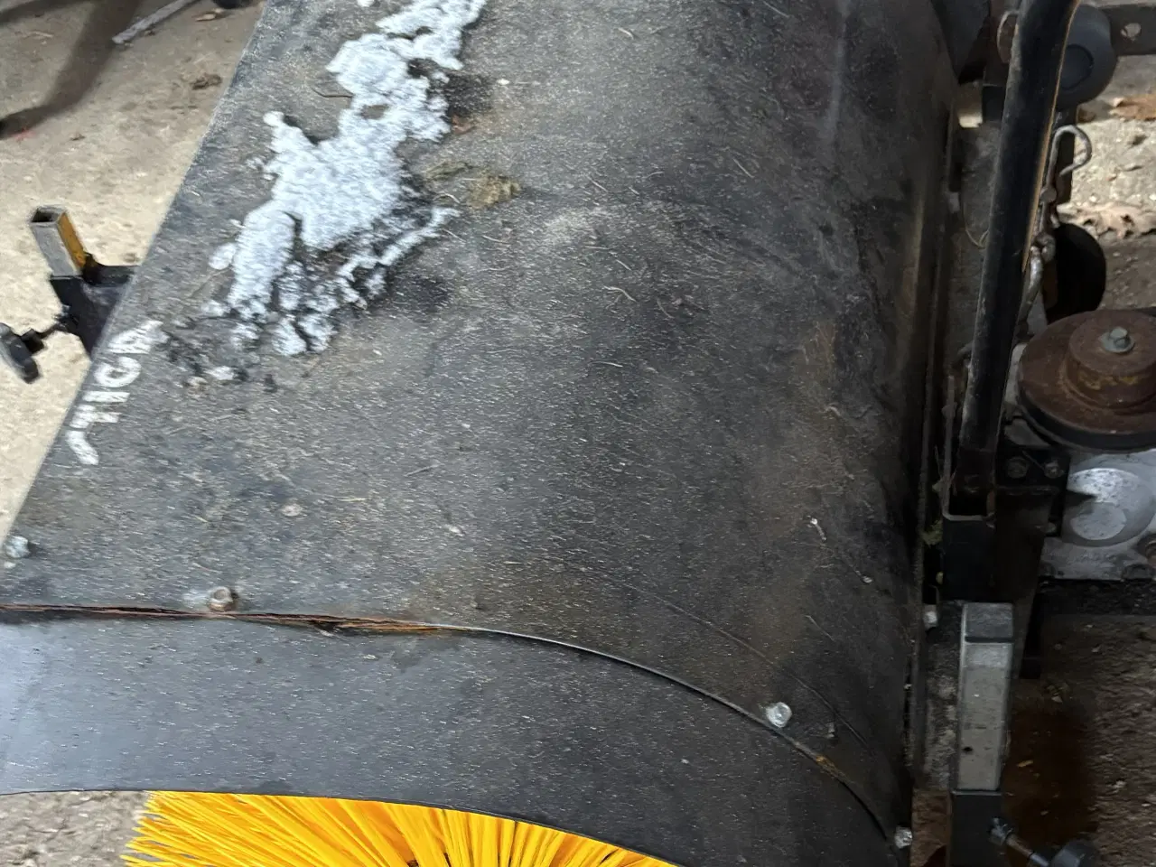 Billede 2 - Stiga Fejekost