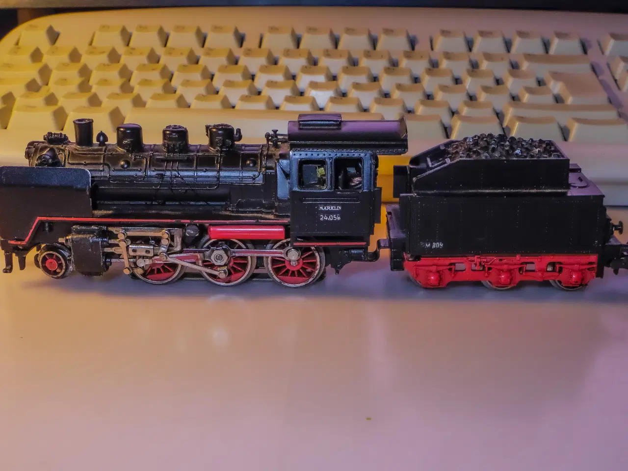 Billede 1 - Märklin lokomotiv 24058