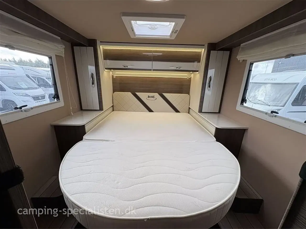 Billede 13 - 2024 - McLouis Nevis 879 G Matic   Mclouis Nevis 879G 2024 - Helintegreret autocamper - Se den nu hos Camping-Specialisten.dk