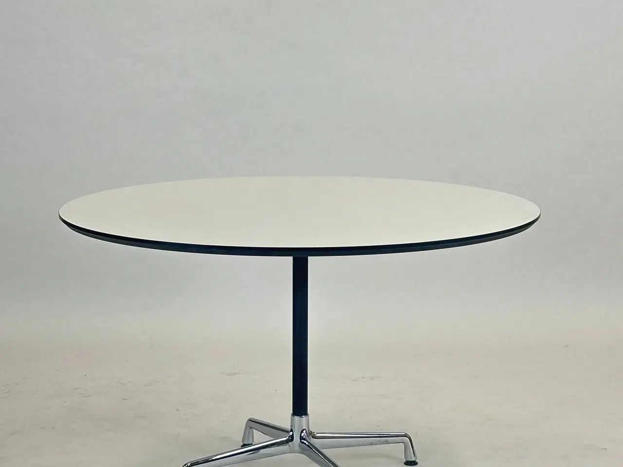 Billede 1 - Vitra Eames Table