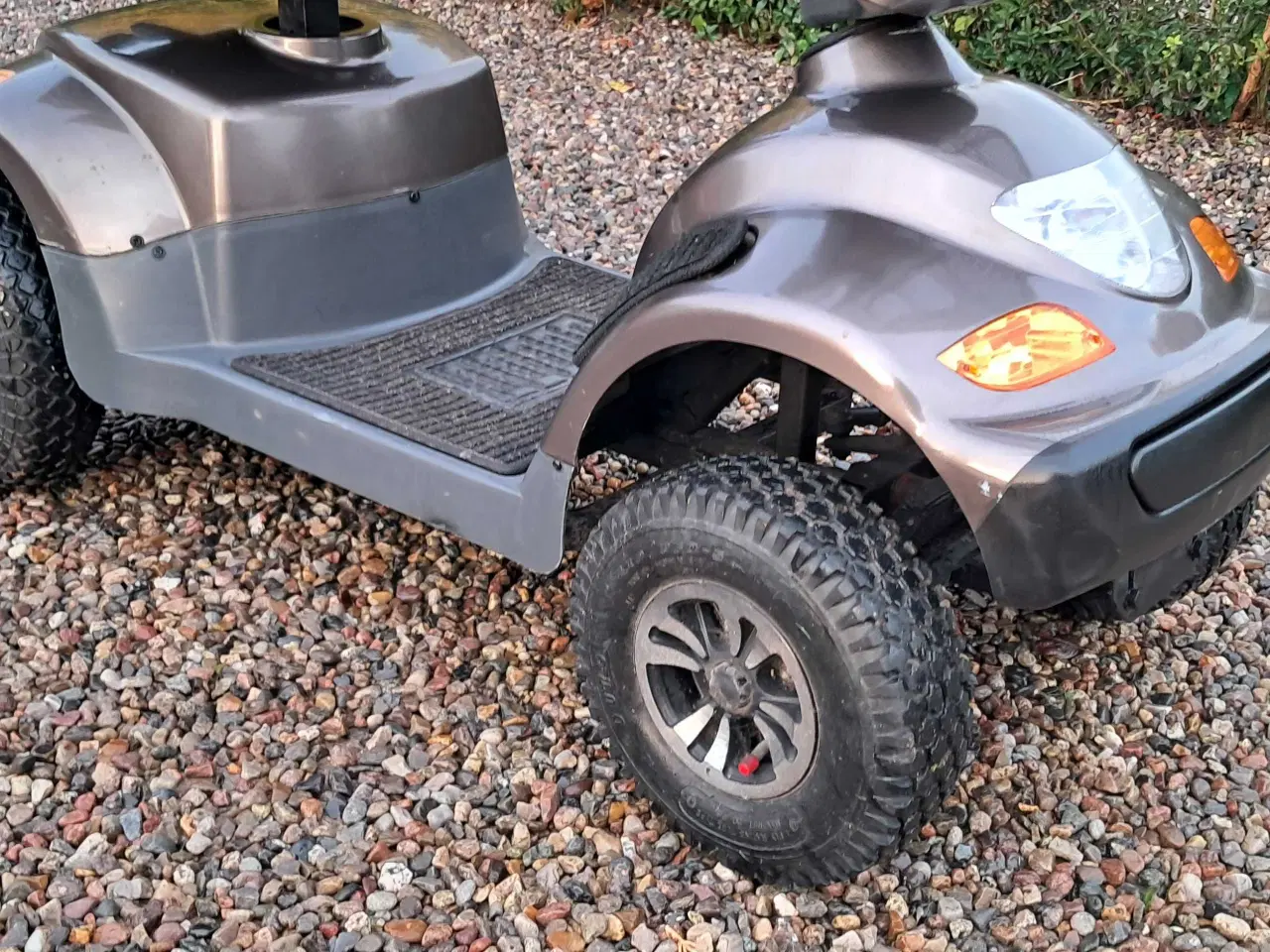Billede 4 - 4 hjulet el-scooter med sprit nye batterier