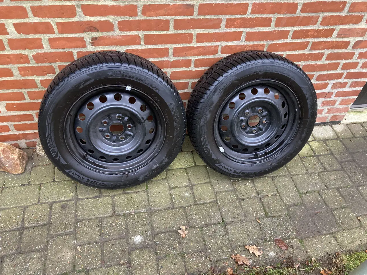Billede 3 - 2 stk vinterdæk med fælge 