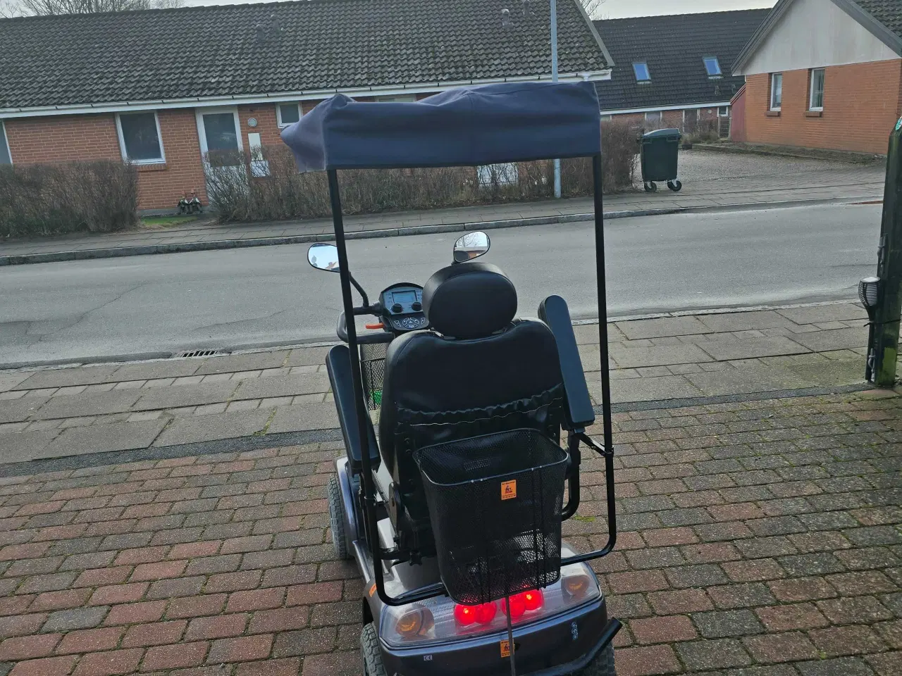 Billede 3 - Elscooter med tag på