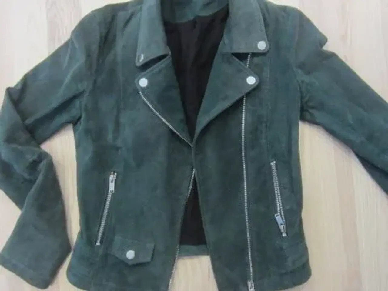 Billede 3 - Str. S, mørkegrøn jakke fra ZARA