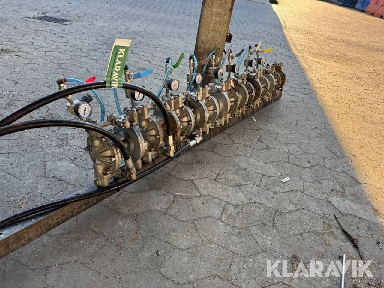 Billede 2 - manifold-setup med 8 styk membranpumper