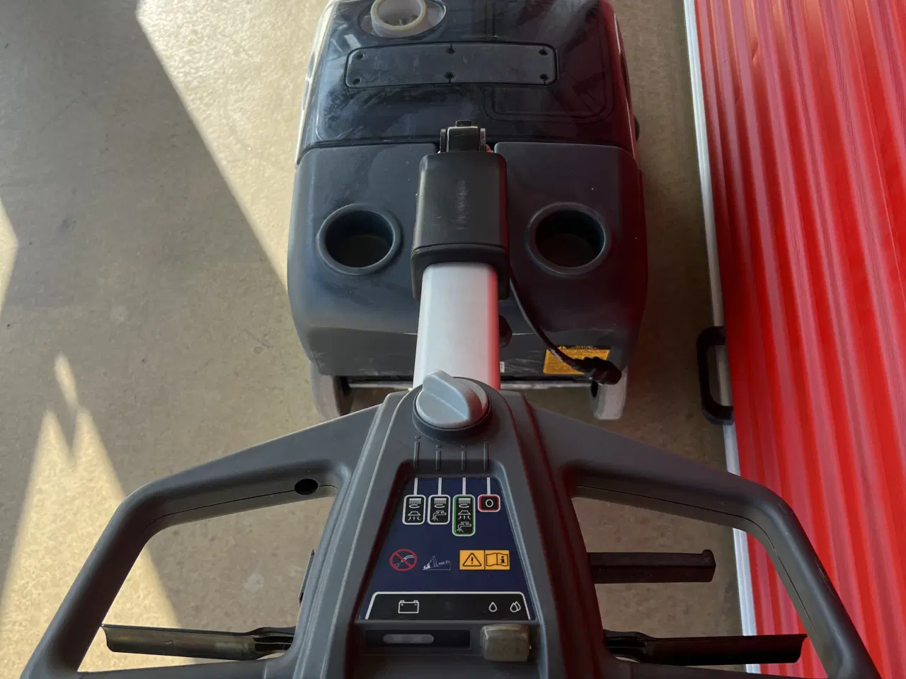 Billede 2 - Nilfisk SC 351 Gulvvasker 