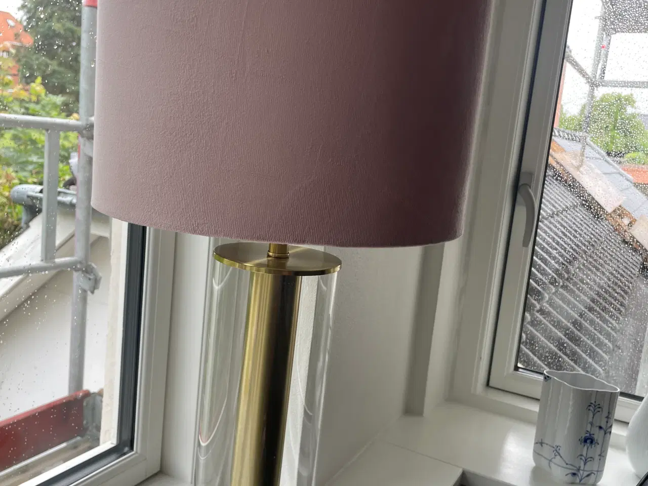 Billede 1 - bordlampe med rosa fløjlskærm