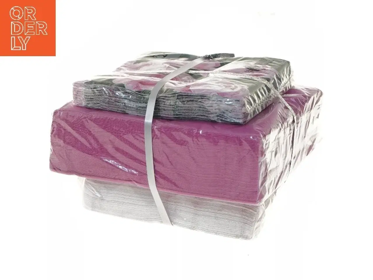 Billede 2 - Pakke med servietter og pynteservietter fra C&D (str. 16x16 og 20x20 cm)