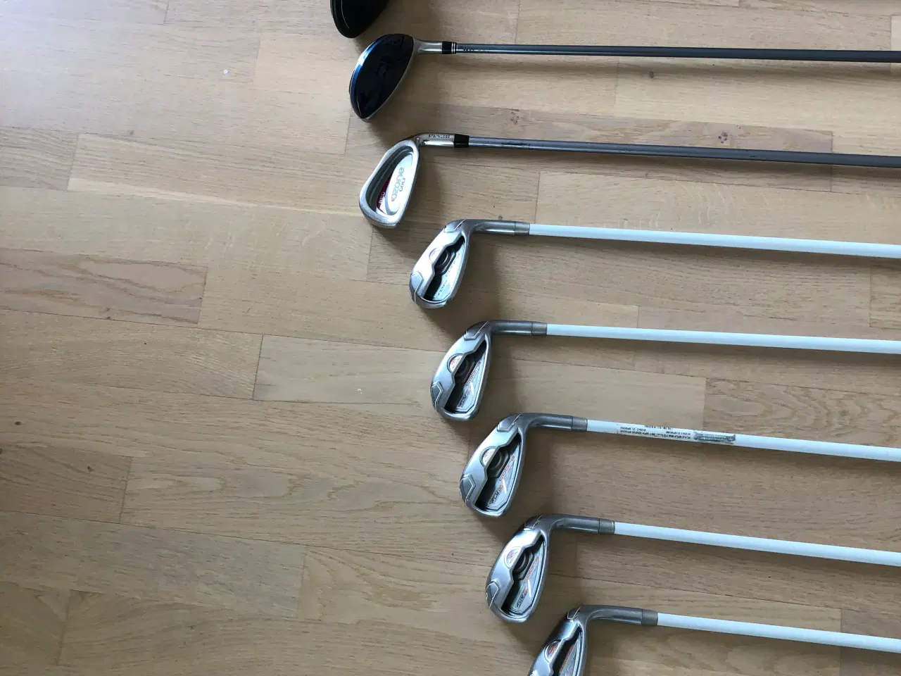 Billede 6 - Golf sæt, Dame med 12 jern / køller og bag 