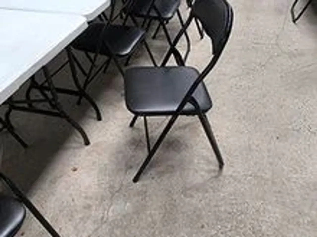 Billede 1 - Lej til festen: Borde, stole mm. 