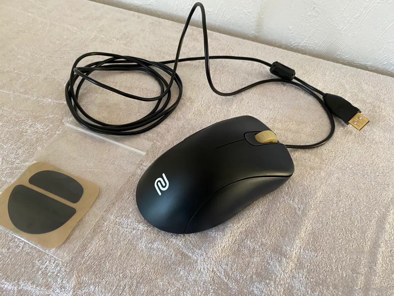 Billede 2 - ⭐️ ZOWIE EC2-A Gaming Mus (Kablet) + Ekstra Fødder