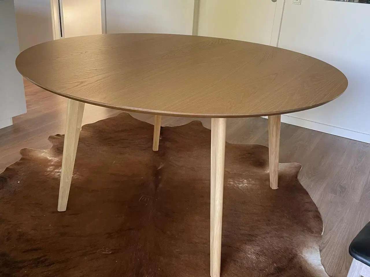 Billede 2 - Rund spisebord