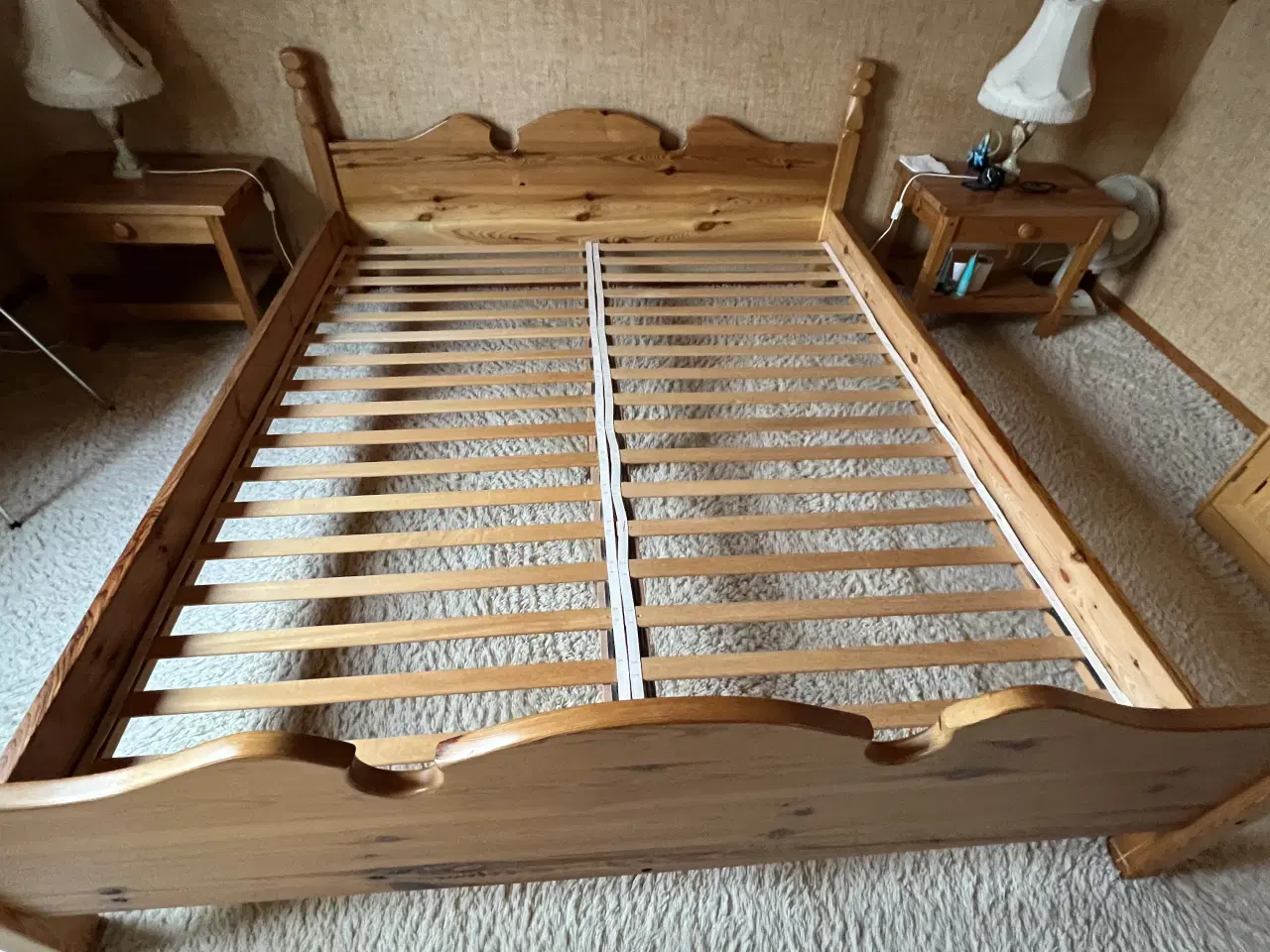 Billede 2 - Dobbelseng i massiv fyrretræ inkl. 2 springmadres