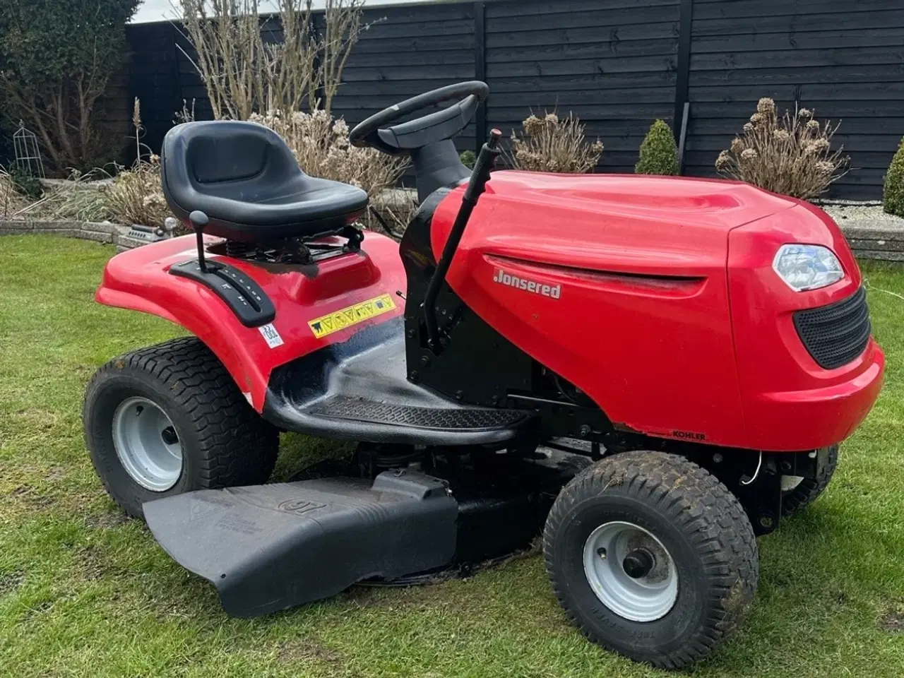 Billede 1 - Jonsered havetraktor – serviceret og klar til brug