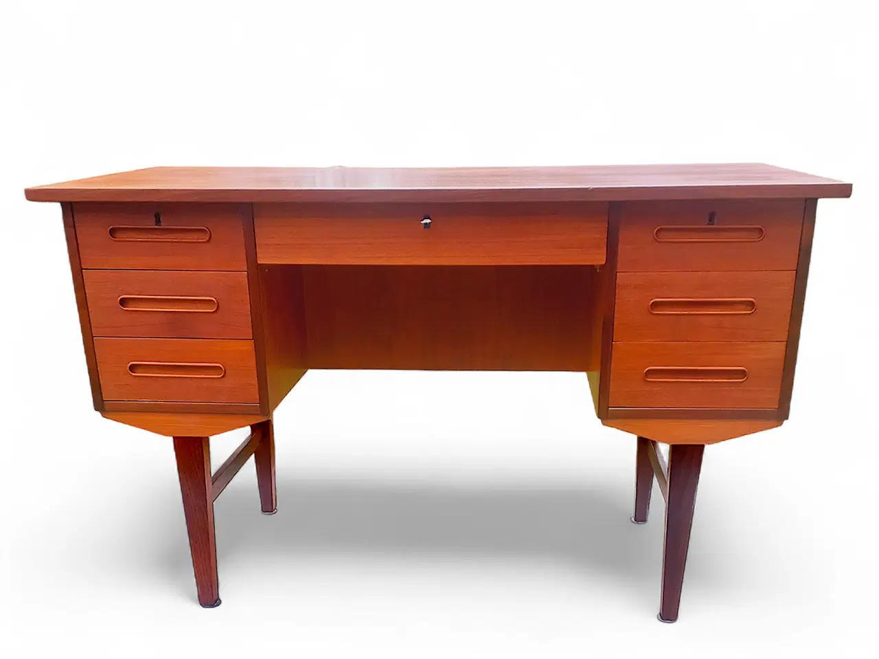 Billede 1 - Skrivebord i teak – dansk design, ca. 1950–60’erne