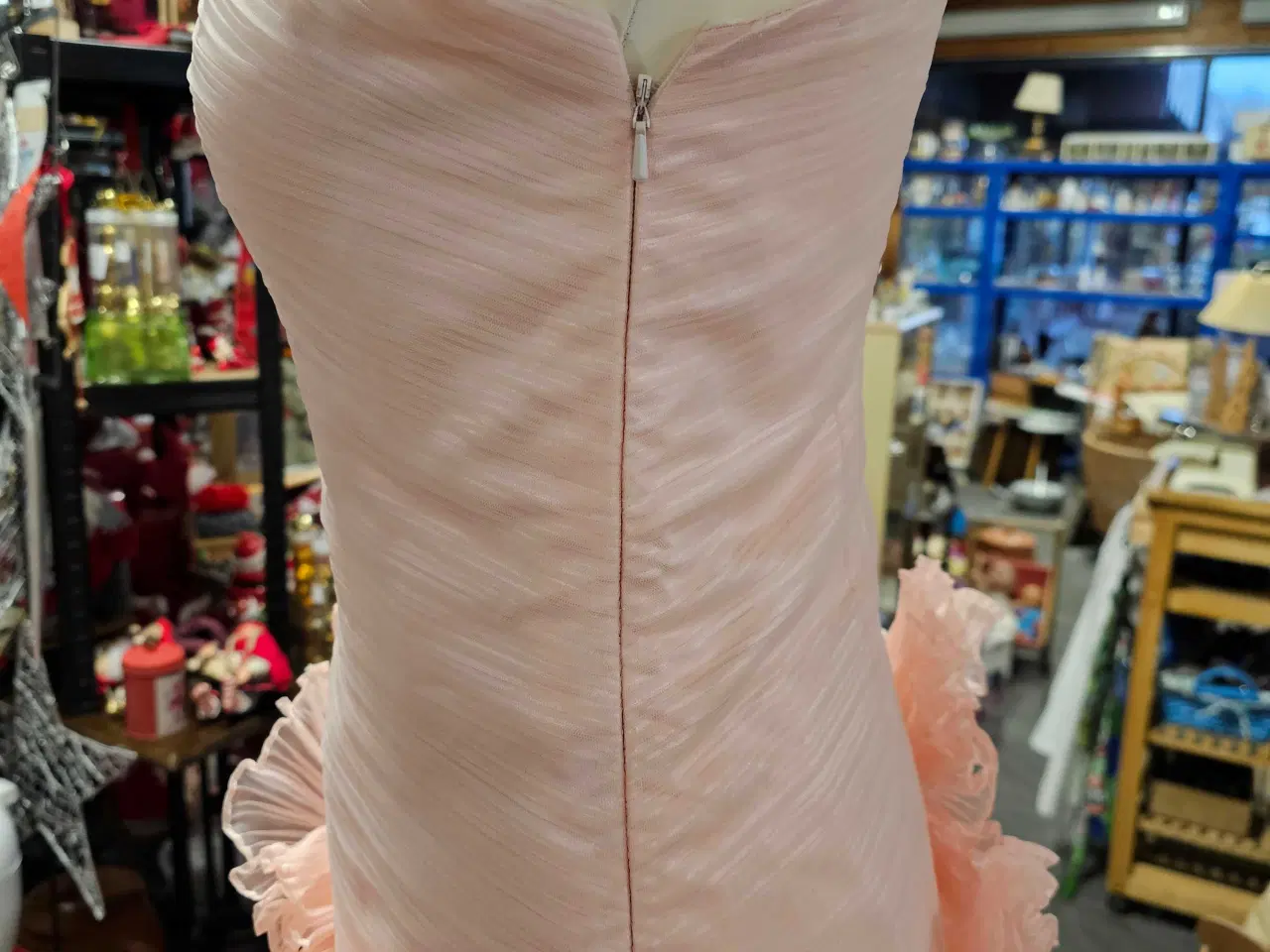 Billede 5 - Laksefarvet selskabskjole str S