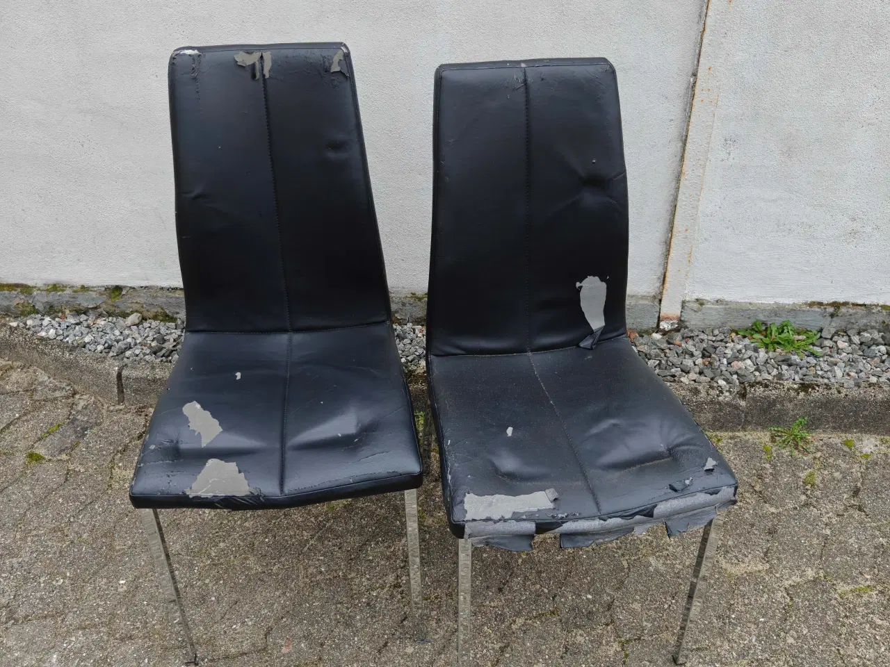 Billede 1 - Fire køkkenstole med kunstlæderlook, dog slidt