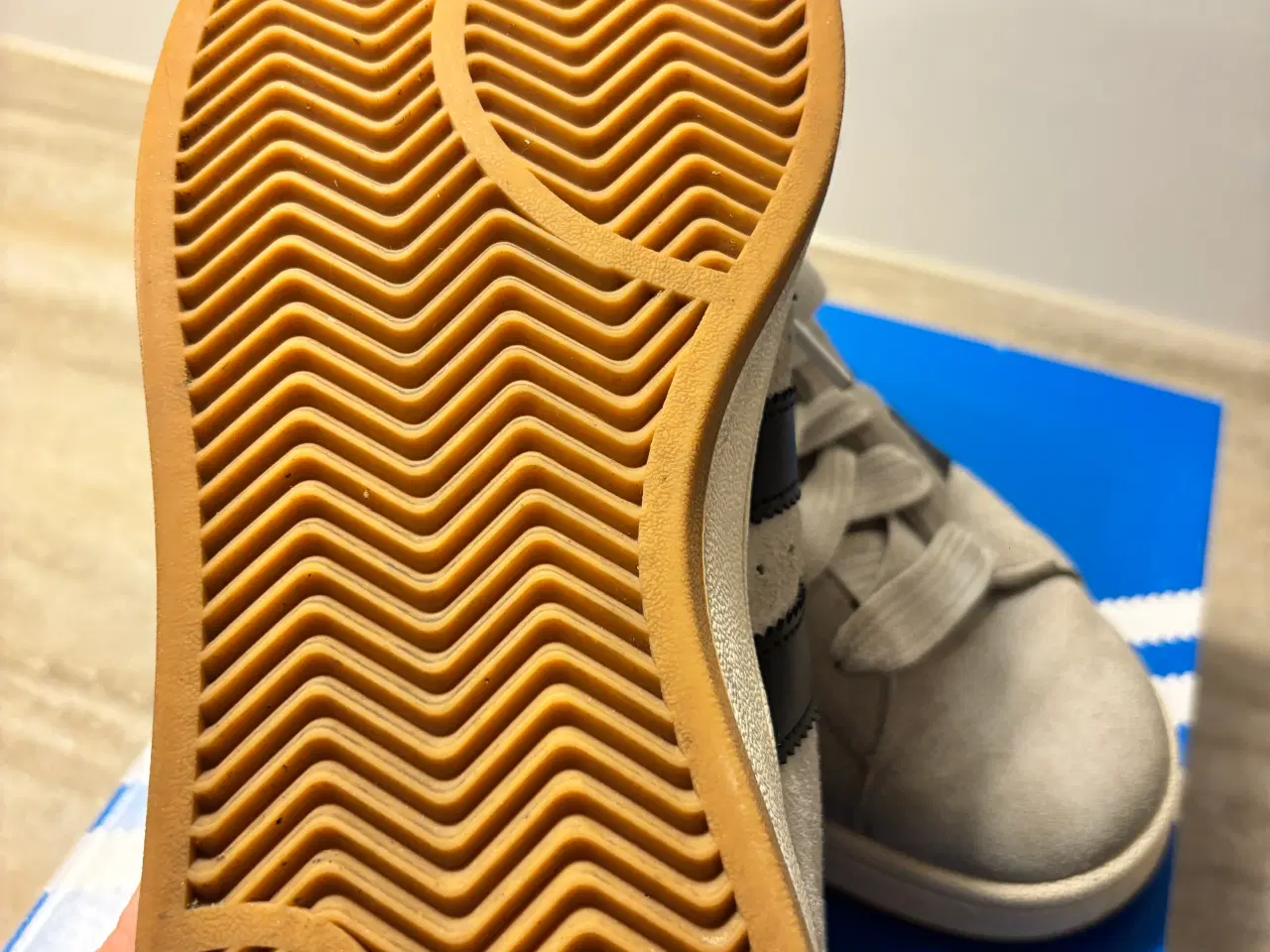 Billede 4 - Crystal White Adidas Campus 00s str 42 2/3