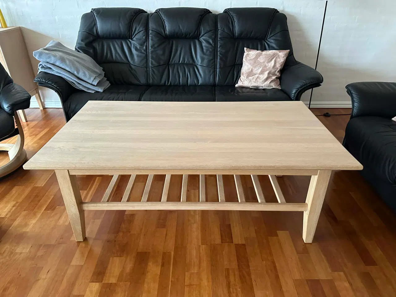 Billede 2 - Flot sofabord i eg sælges