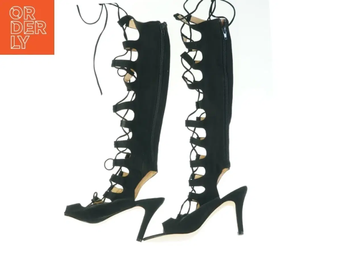 Billede 1 - Højhælede støvler i størrelse 39 fra Boohoo (str. 39 )