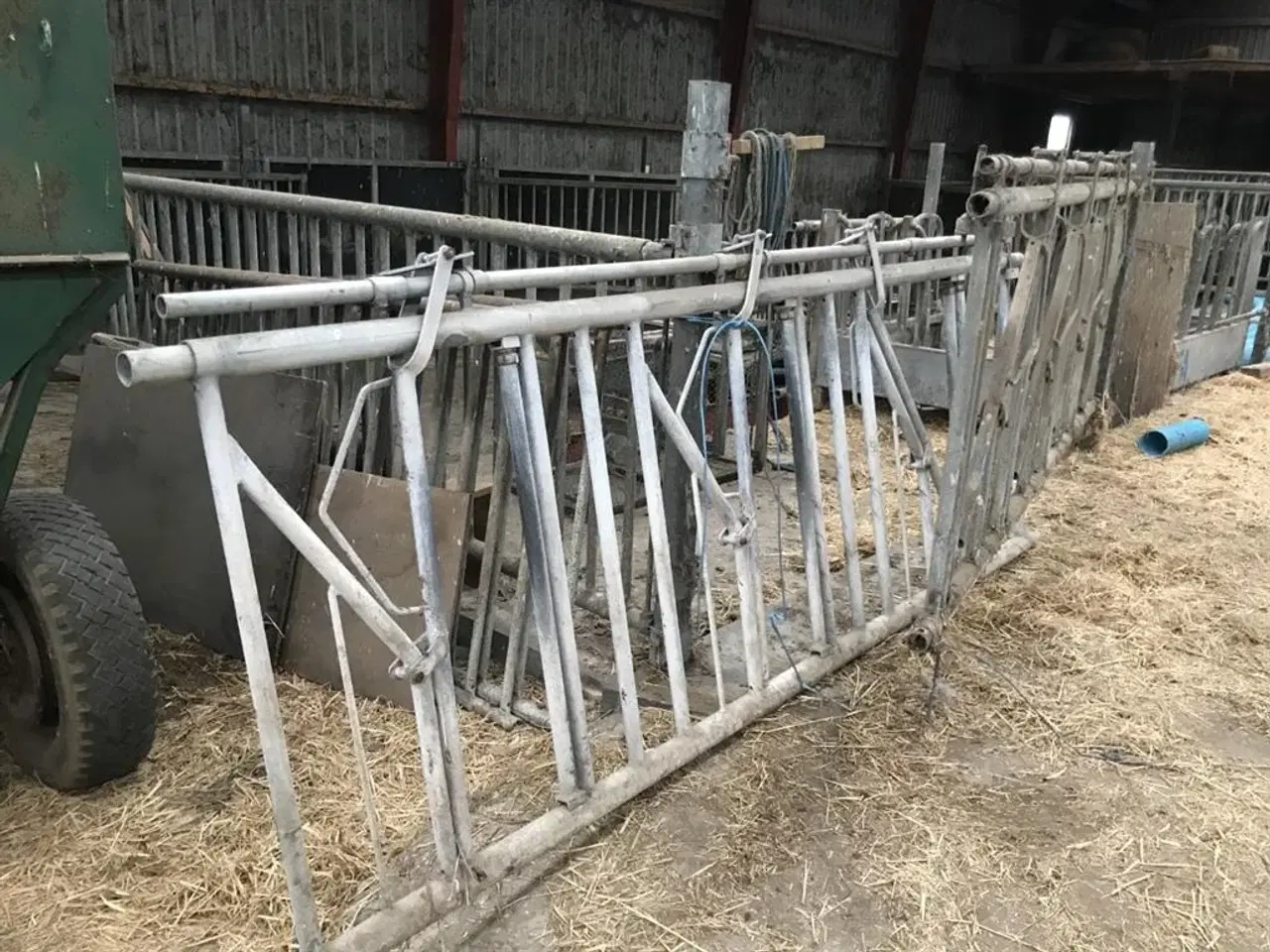 Billede 1 - Jyden Fanggitter til kvæg. Justerbar halsåbning