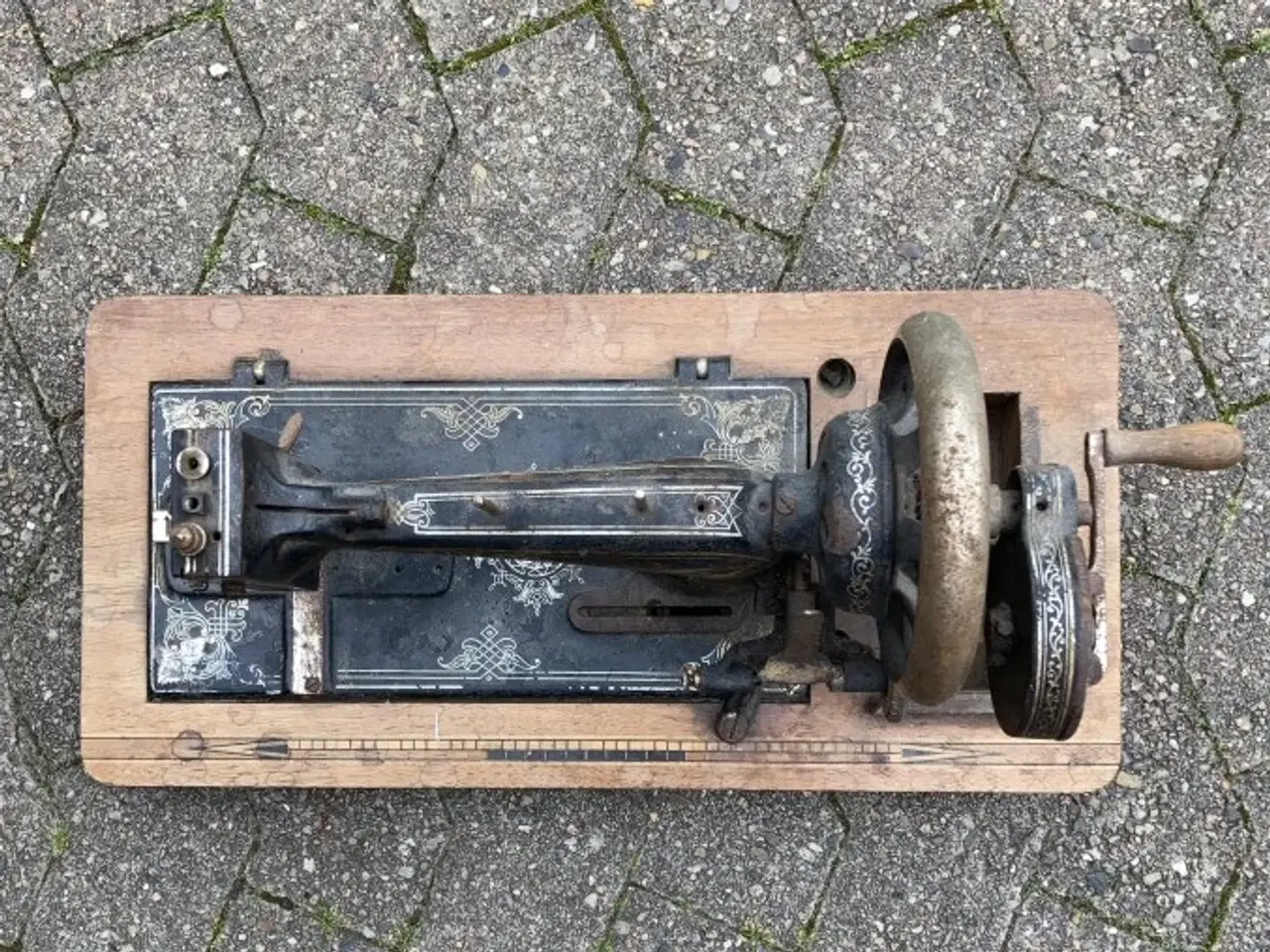 Billede 2 - Gammel symaskine Adler