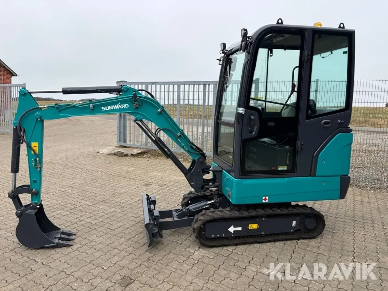 Billede 2 - Gravemaskine Sunward SEE17F Yanmar