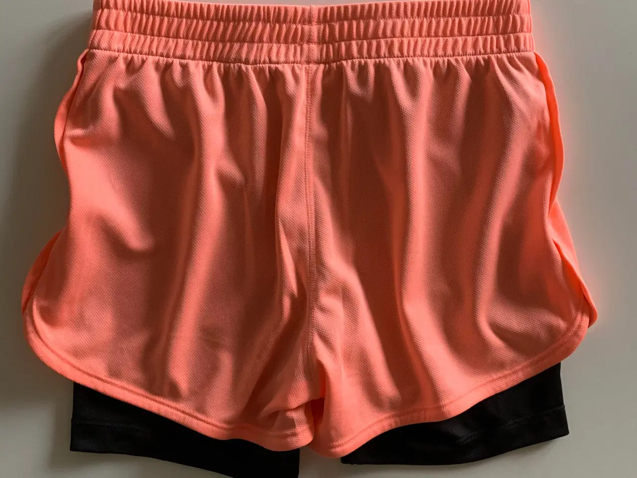 Billede 3 - H&M SPORT 2-lag shorts, str. 134-140 - NYE!