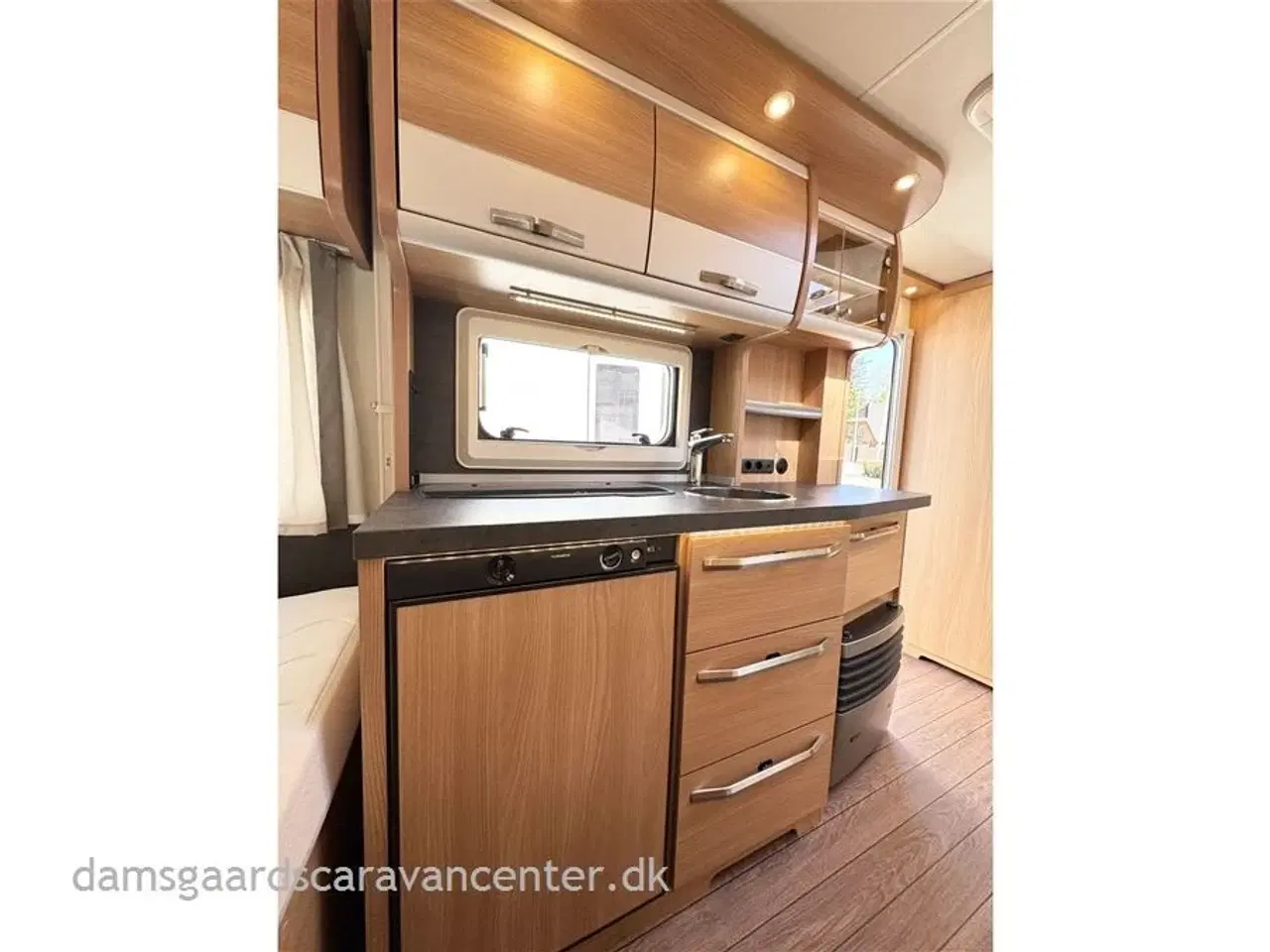 Billede 13 - 2018 - Knaus Südwind Silver Selection 420 QD   Dobbeltseng-Gulvtemp.-Mover-Telt