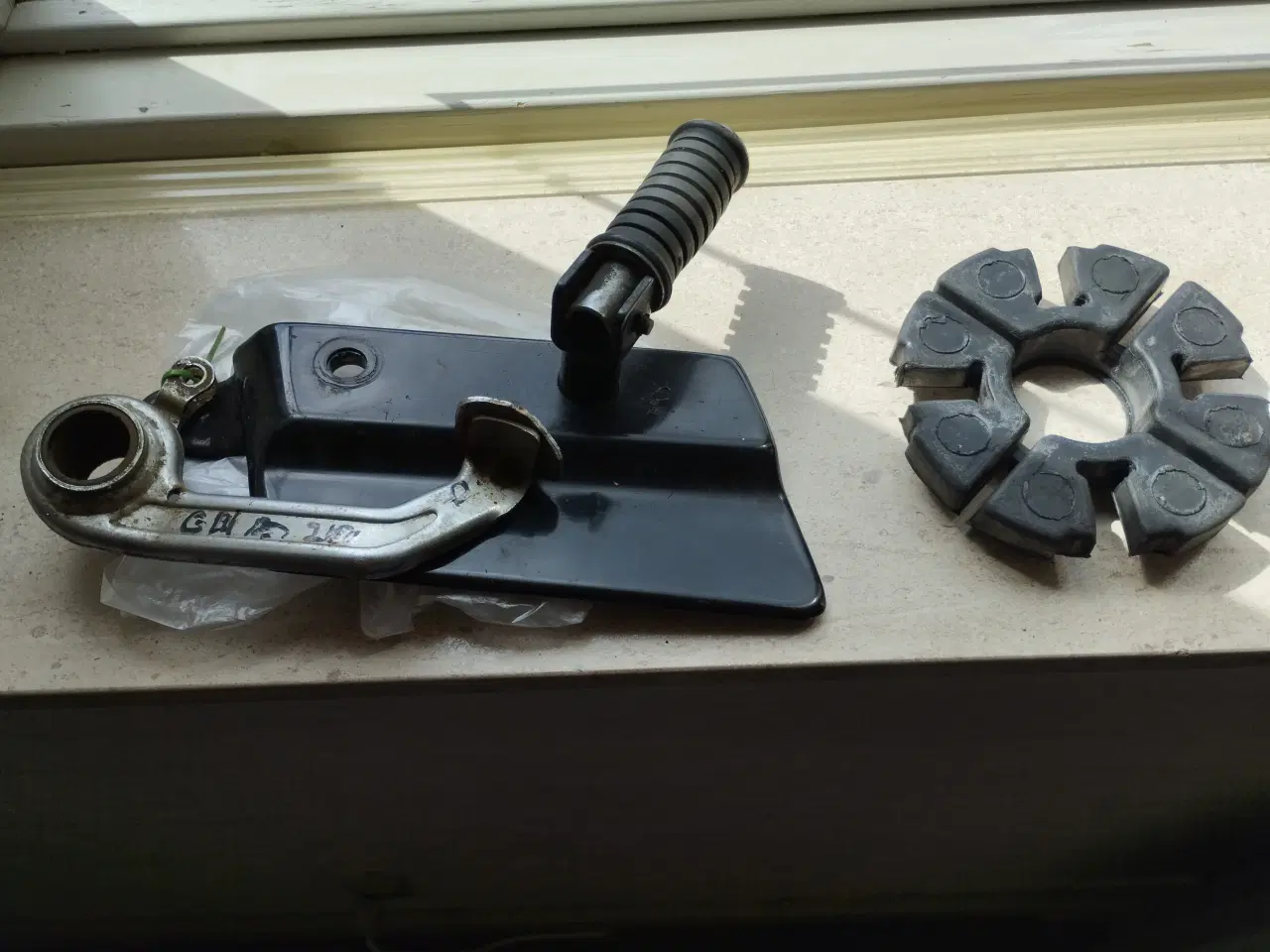 Billede 2 - Bremsepedal. Bagfodhviler Højre side Gummi Baghjul