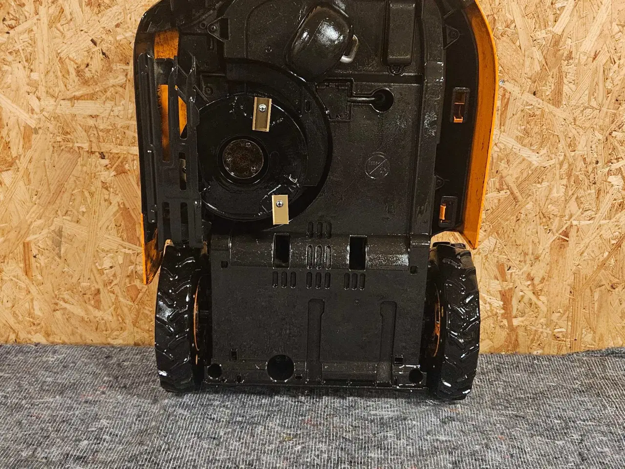 Billede 4 - 1000 m2 Robotplæneklipper 