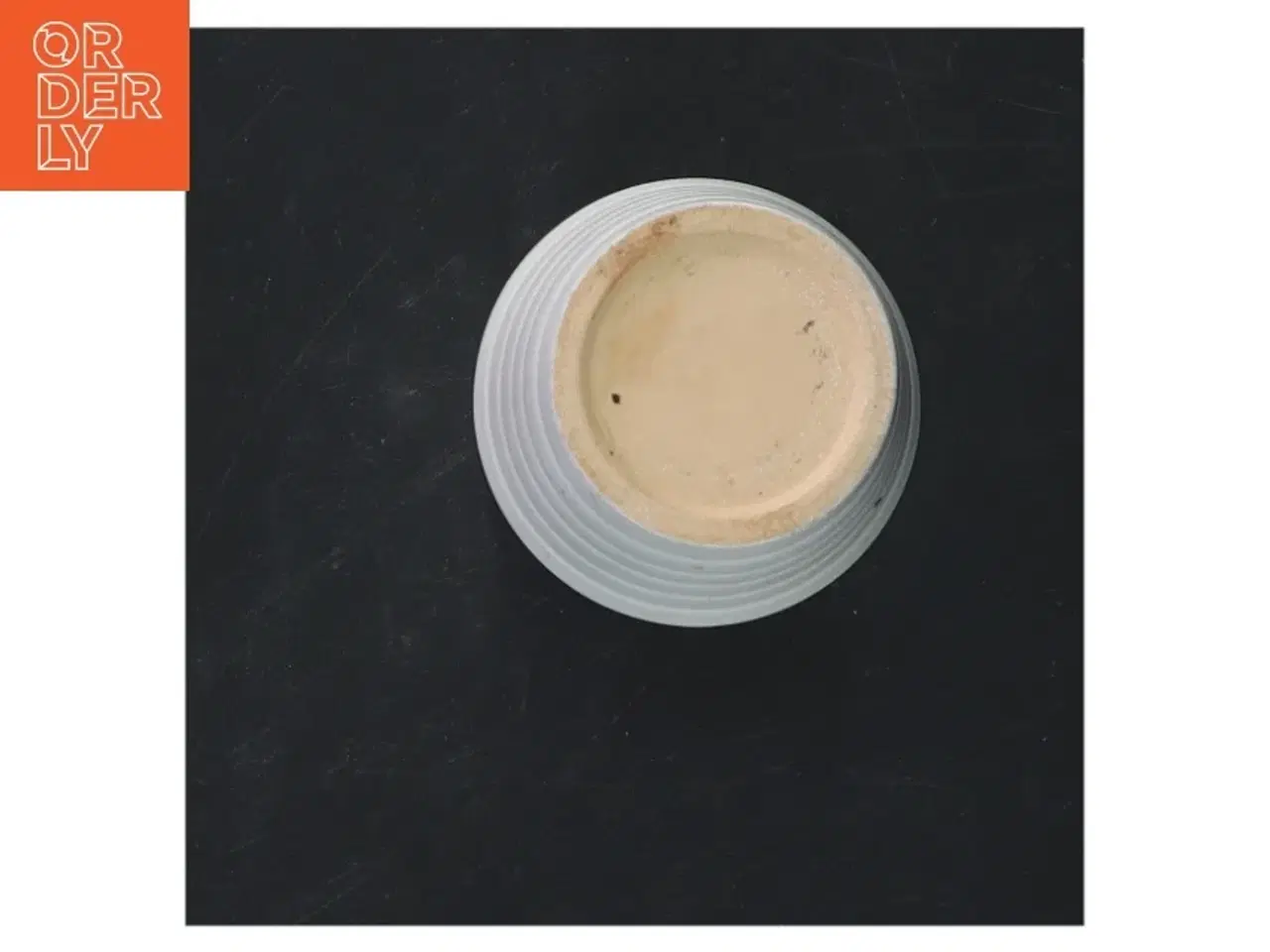 Billede 3 - Lille hvid vase (str. 6x7 cm)