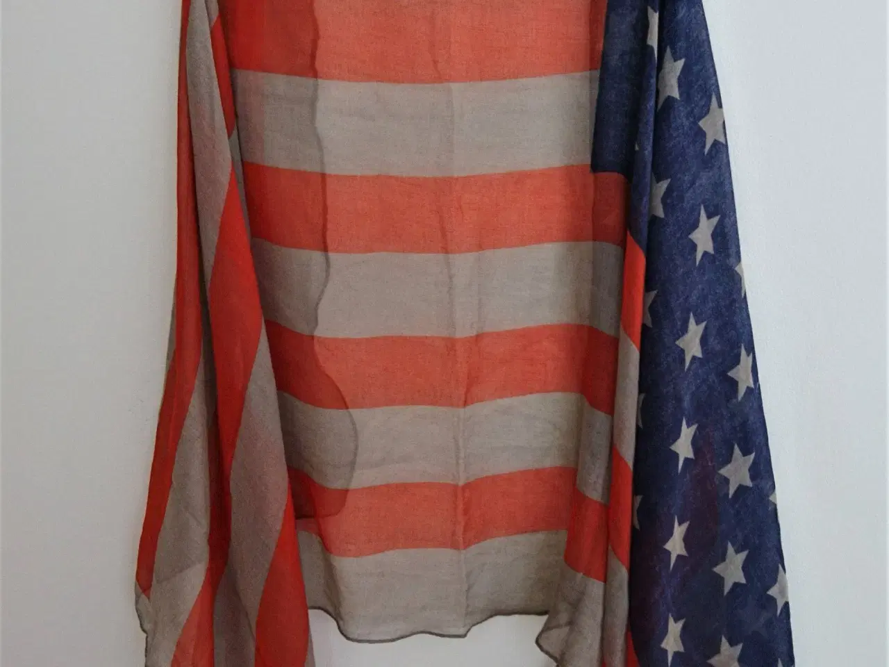 Billede 1 - Tørklæde,  med orange striber & stjerner, 90 x 200
