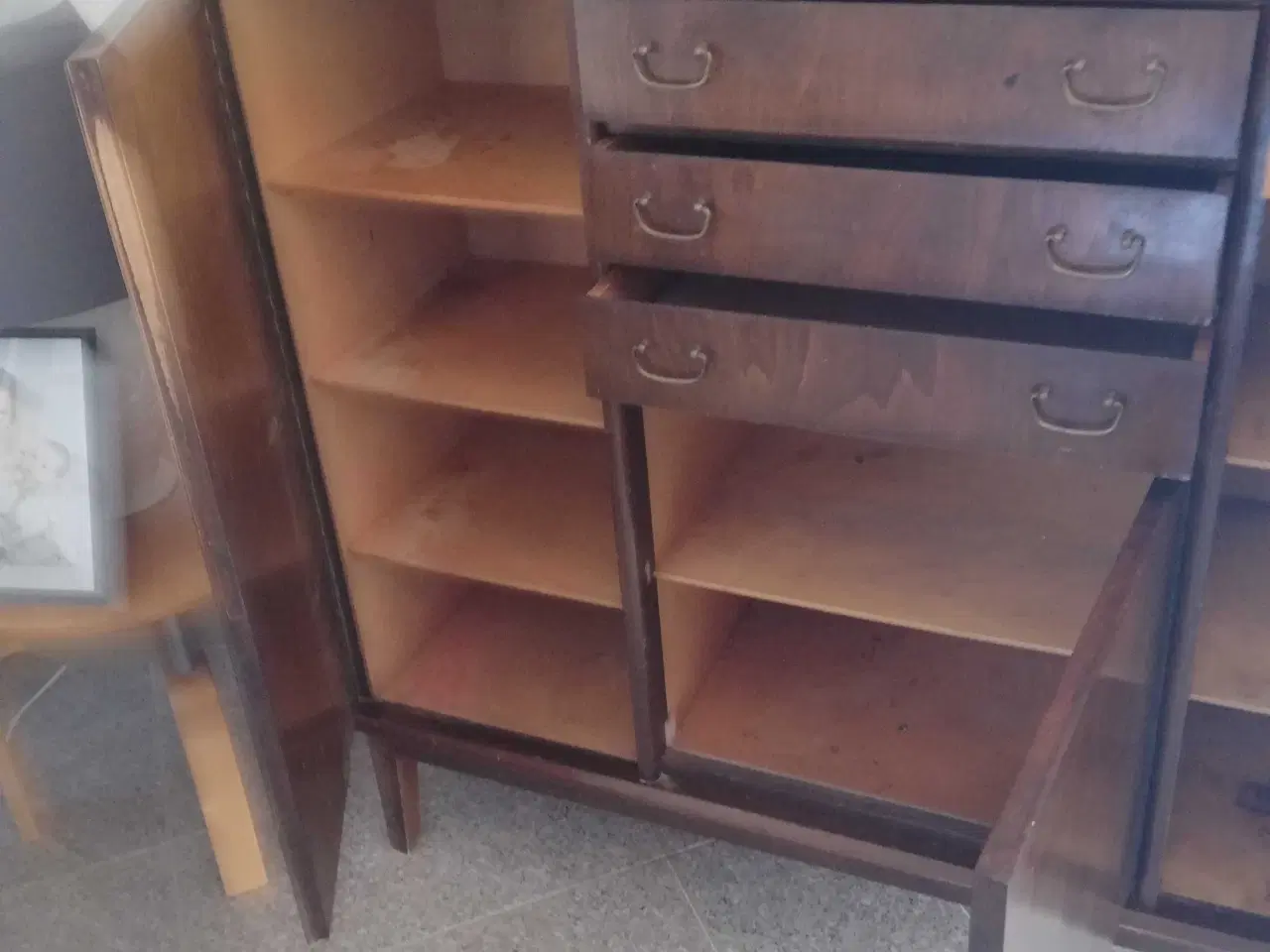 Billede 3 - Super Sjældent Dækketøjs-skab Sælges Billigt.