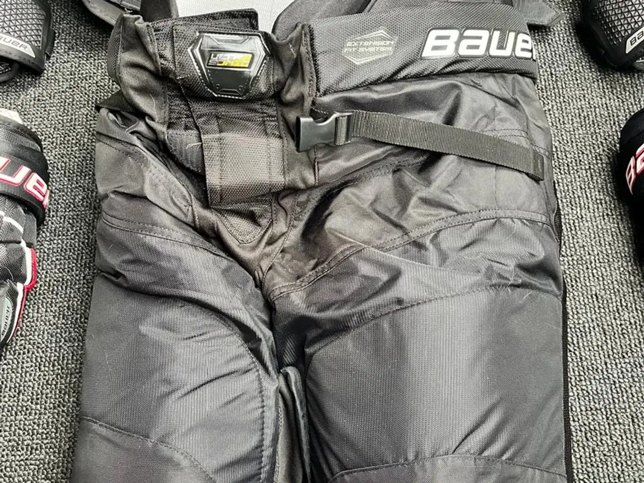 Billede 3 - Ishockeyudstyr - Komplet NYT top sæt til senior.