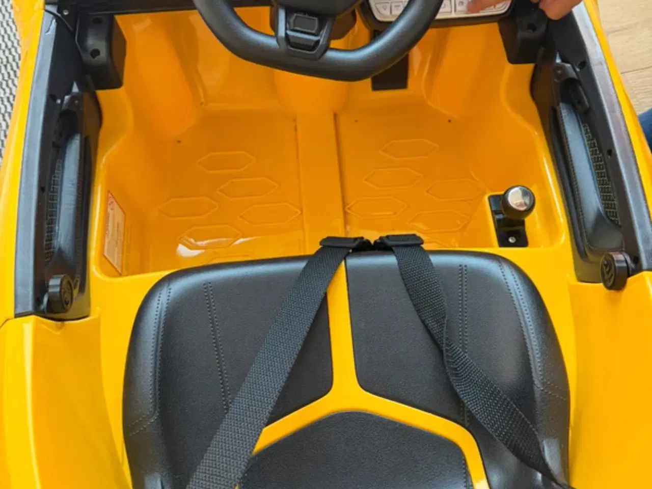 Billede 3 - Flot bil med fjernbetjening 