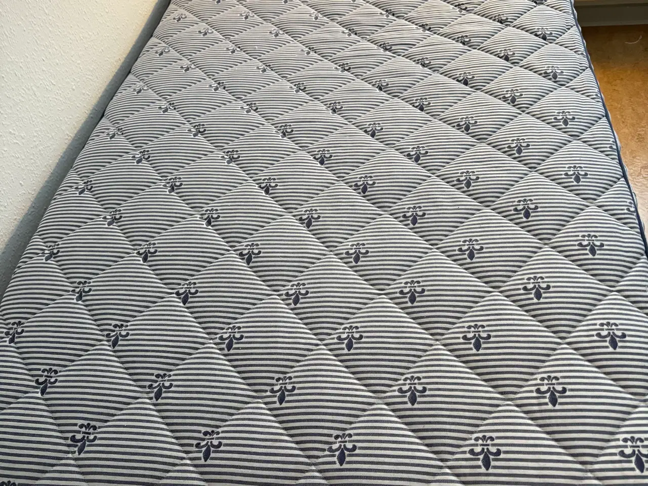 Billede 3 - Velholdt elevationsseng