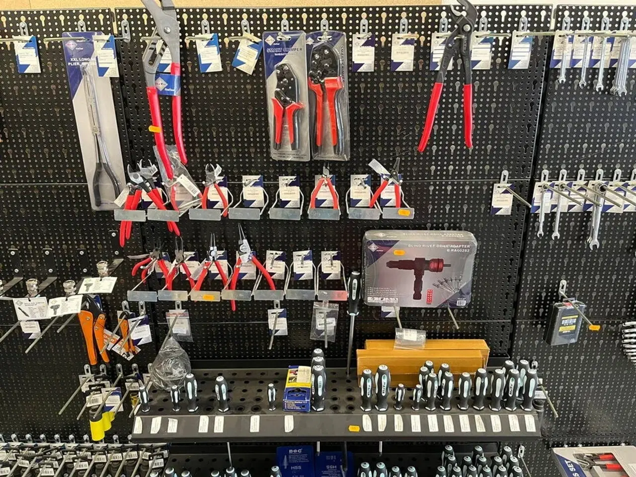 Billede 1 - Skruetrækkere og værktøj