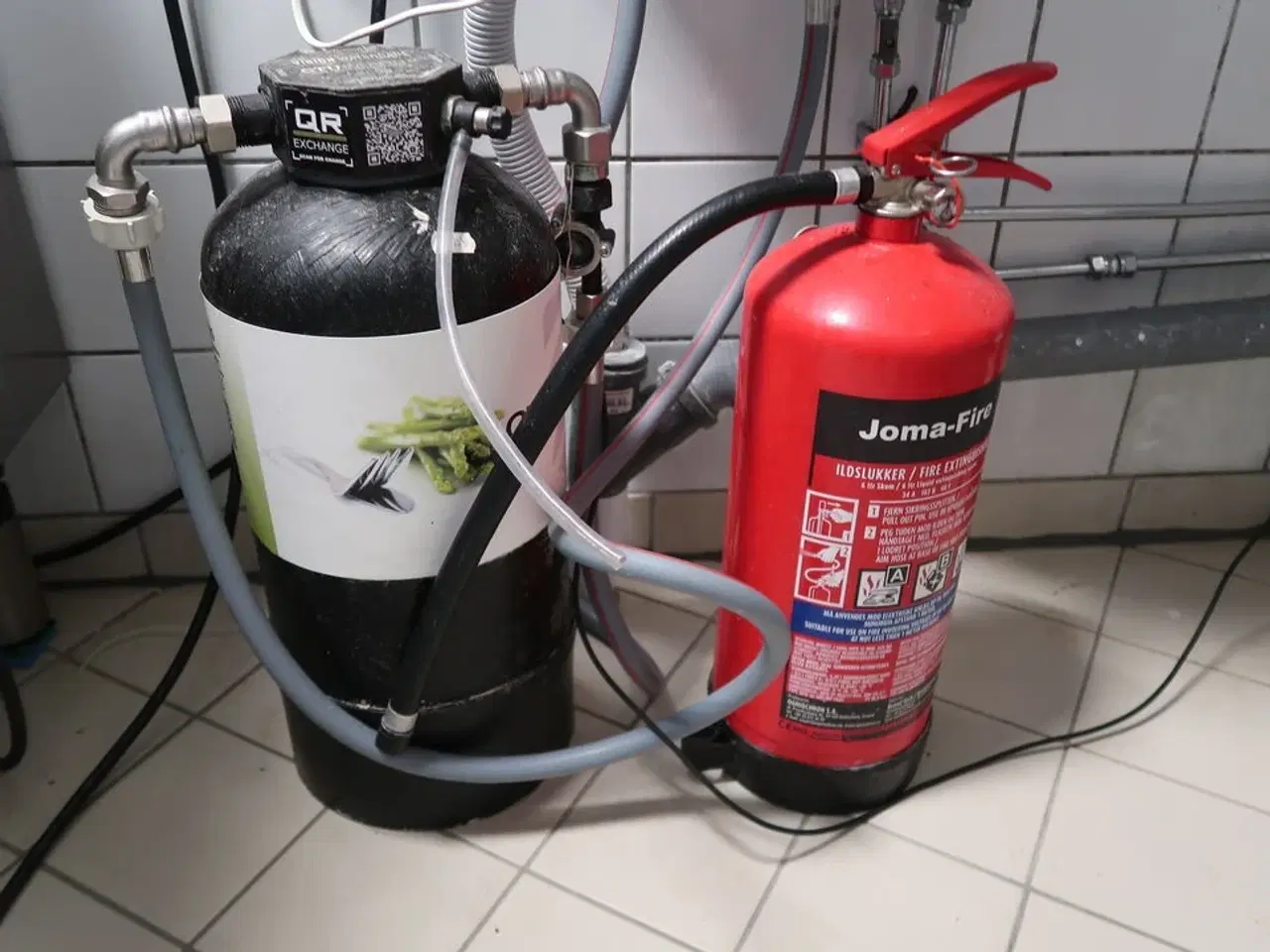 Billede 1 - Blødgøringsanlæg & Pulverslukker, Joma-Fire
