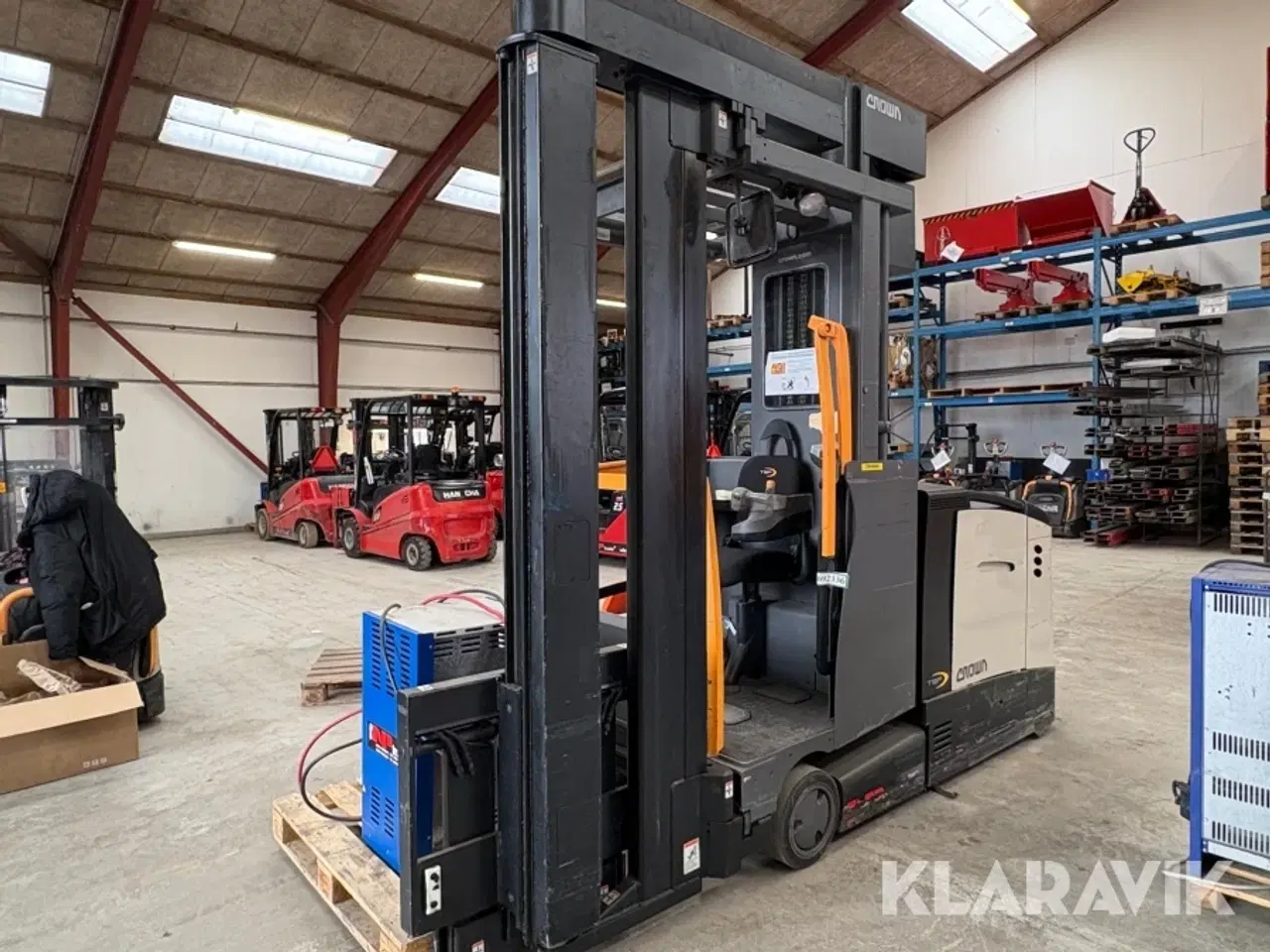 Billede 3 - Smalgangstruck Crown TSP6000-1.0 med lader