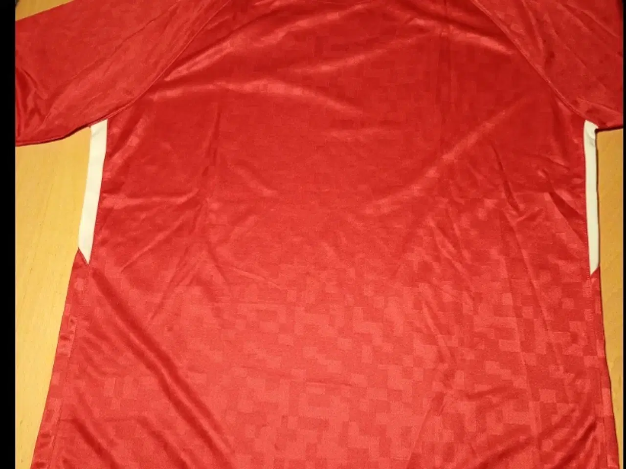 Billede 4 - Landsholdstrøje DBU - Signeret af landsholdet - XL