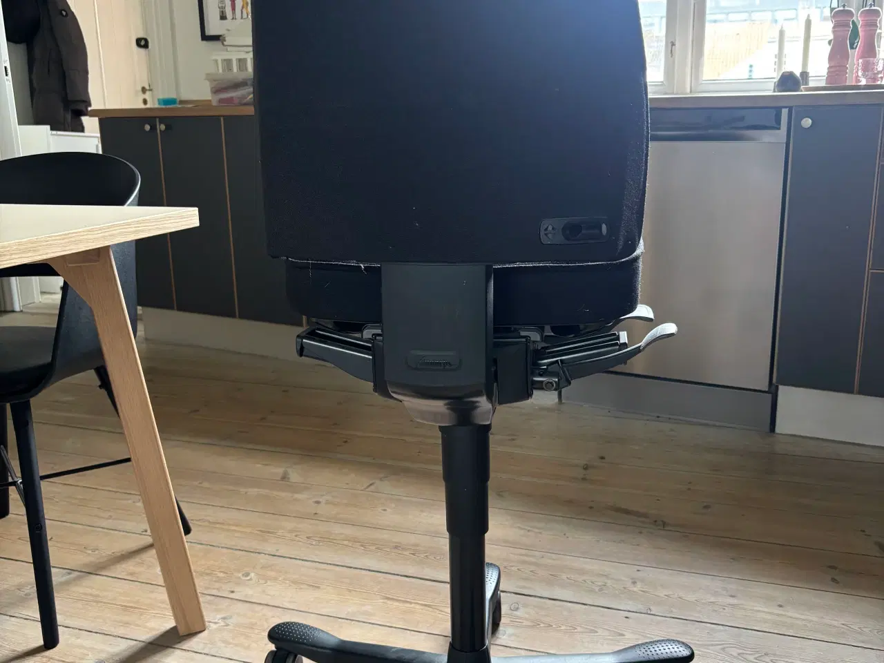 Billede 3 - Kontorstol af ergonomisk karakter