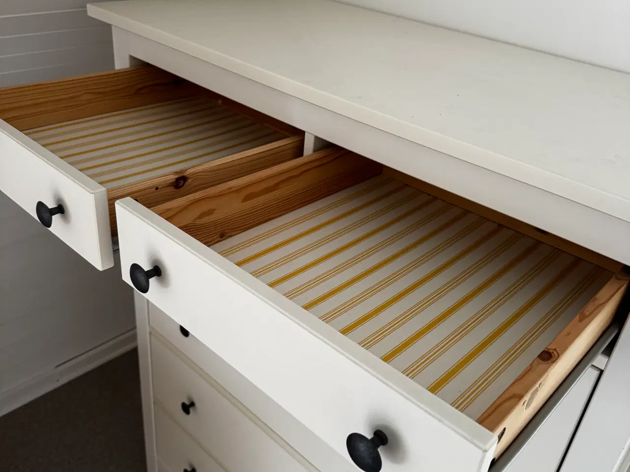 Billede 2 - Rummelig Ikea kommode 