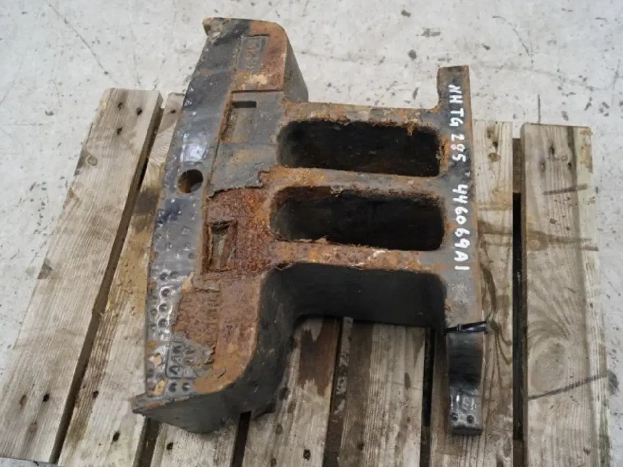 Billede 5 - New Holland TG285 Beslag 124KG 446069A1