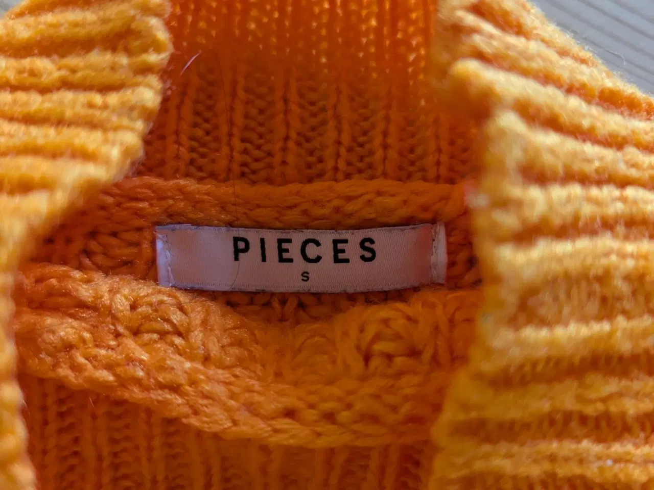 Billede 2 - Pieces trøje Orange størrelse S